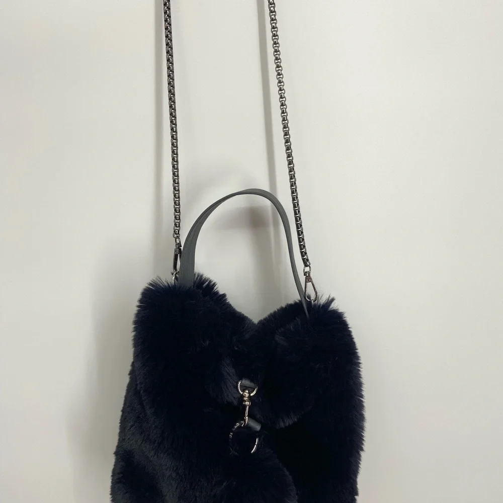 Evelyn’s Prelonge small Faux Fur‎ Cross body w/Handle navy blue Handbag Purse